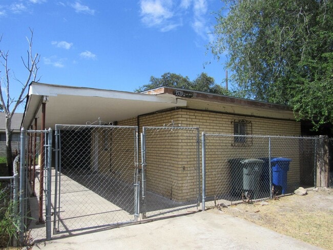 Building Photo - 3519 Flores Ave