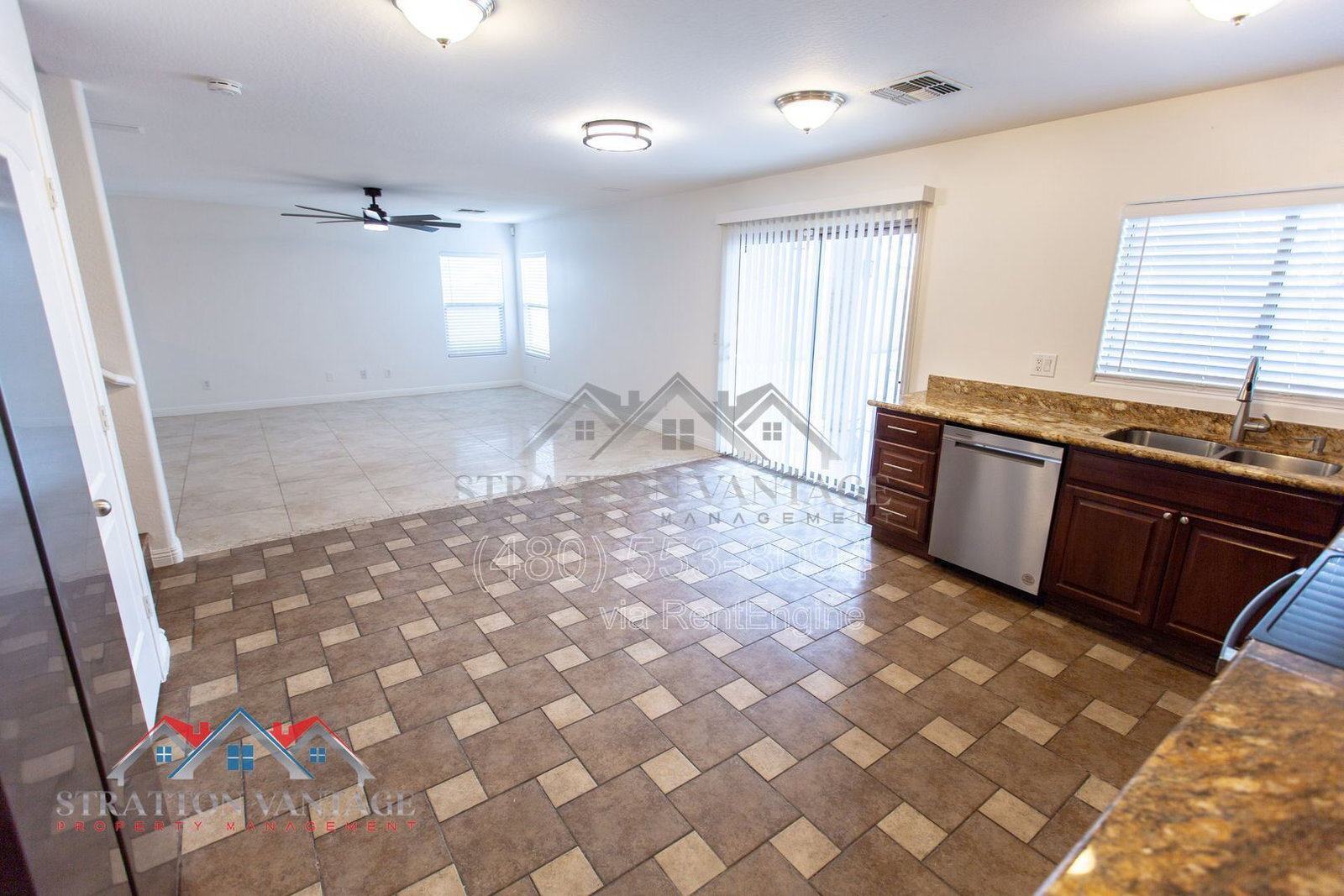 Building Photo - 110 Cholla St