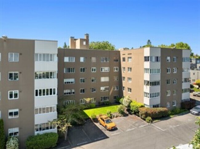 Building Photo - 1800 Taylor Ave N