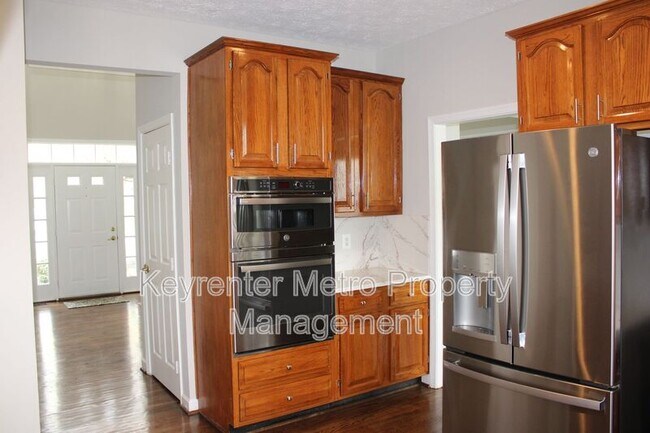 Building Photo - 1614 Albert Dr