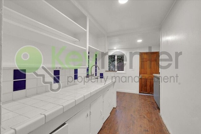 Building Photo - 1827 T St