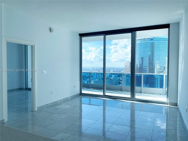 Building Photo - 200 Biscayne Blvd Way