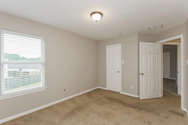 Building Photo - 4750 Chisholm Hollow Ct