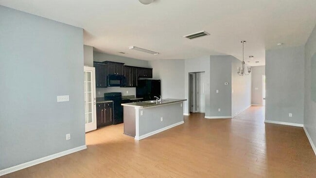 Building Photo - 4032 Queensbridge Rd