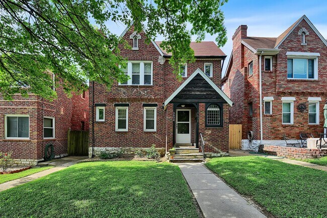 Building Photo - Castle-esque