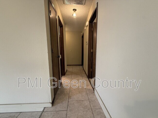 Building Photo - 7530 E 78th St