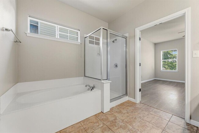 Building Photo - 1216 Willowbrook Dr