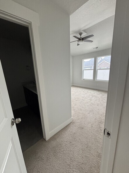 Building Photo - 2055 N 3930 W