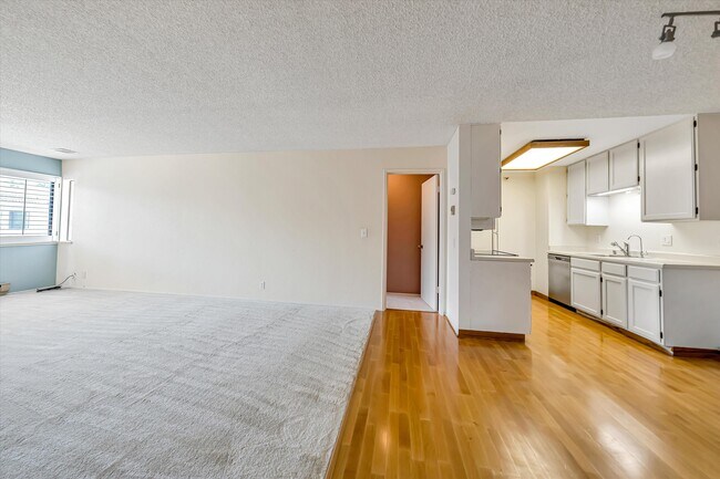 Primary Photo - 240 N Bayshore Blvd