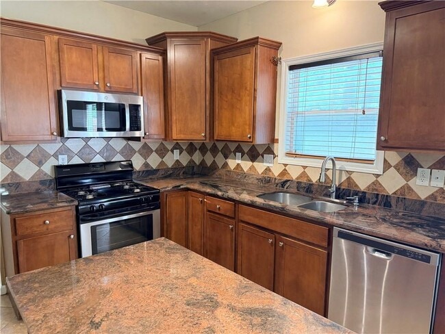 Building Photo - 2066 Peach Shoals Cir