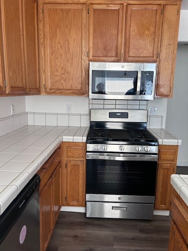 Building Photo - Lovely Single Level Home in Santa Rosa 3 bd/2ba with 2 Car Garage