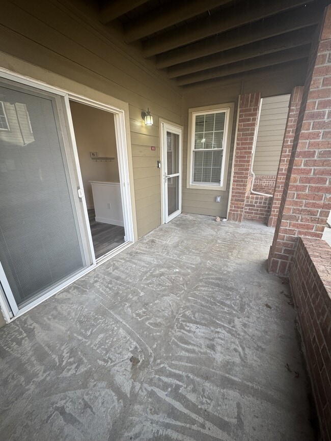 Building Photo - 12926 Ironstone Way