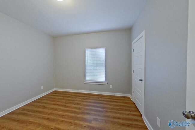 Building Photo - 1389 Old Rd