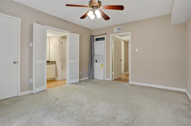 Building Photo - 1807 Stoney Brook Dr