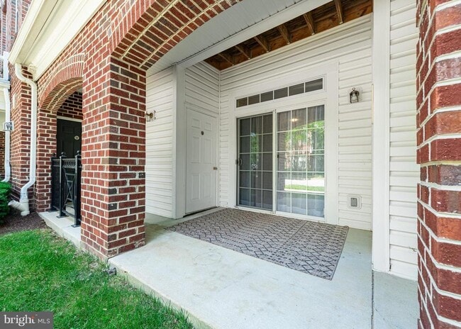 Building Photo - 5800 Clipper Ln