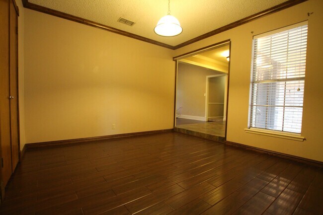Building Photo - Coming Soon! 3-bedroom, 2-bathroom gem!