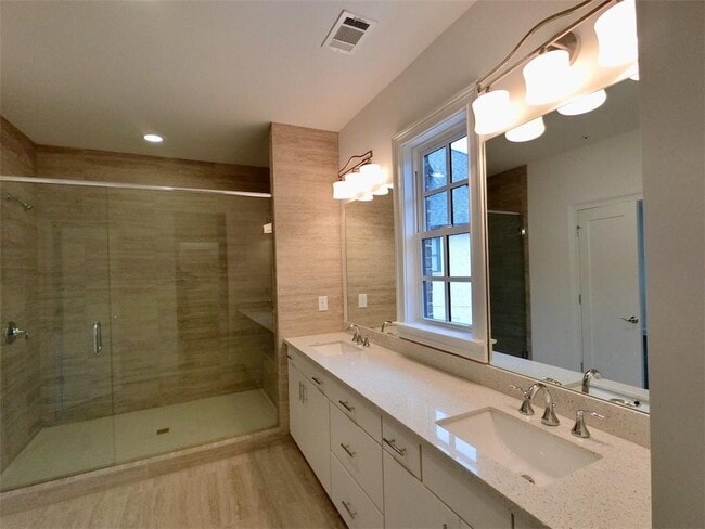 Building Photo - 6735 Encore Blvd