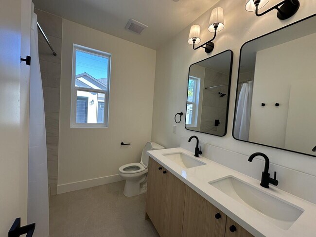 Building Photo - Brand New Construction Unit for Rent - 3 B...