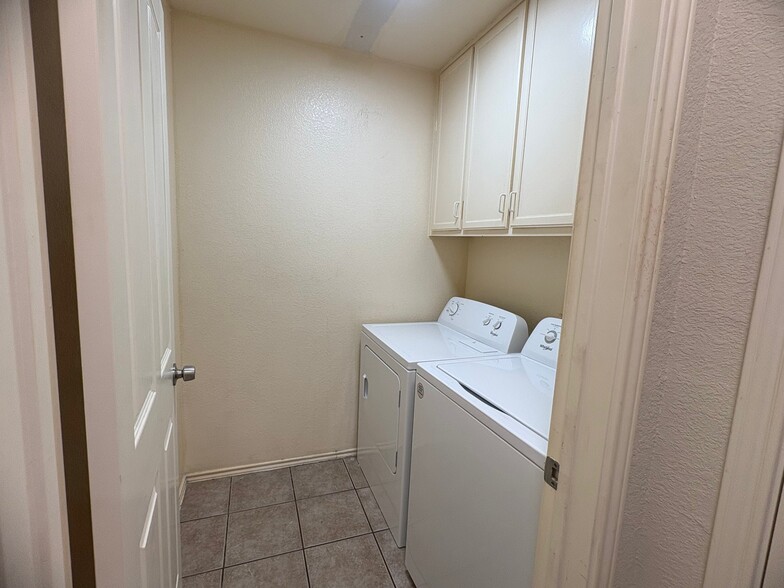 Building Photo - 12905 Withers Way