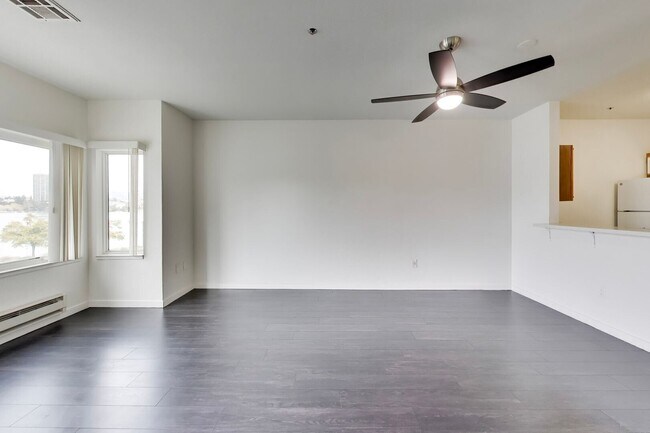Building Photo - 1524 1st Ave