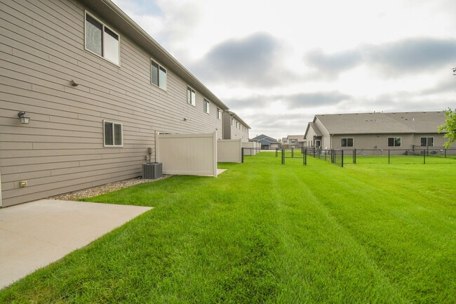 Building Photo - 8413 W 53rd St