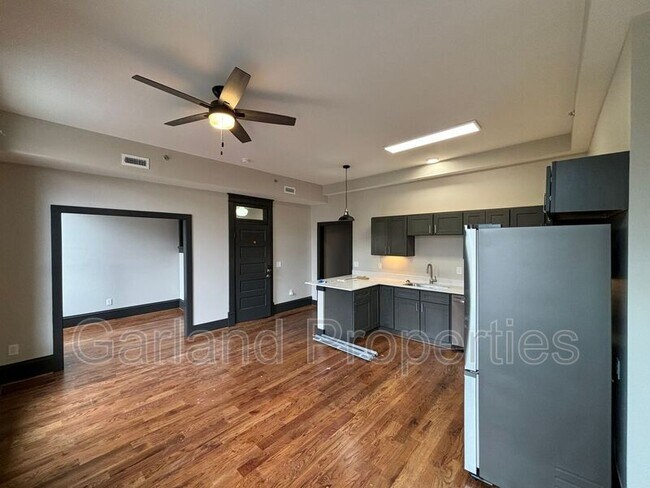 Building Photo - 73 W Main St