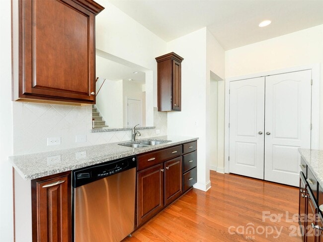 Building Photo - 12926 Union Square Dr