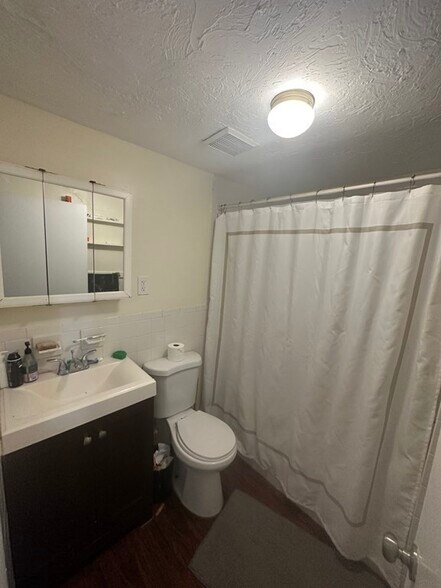 Building Photo - 66 Pleasant St