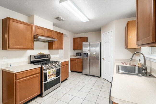 Building Photo - 18218 Thicket Grove Rd