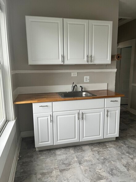 Building Photo - 2016 Wabash St