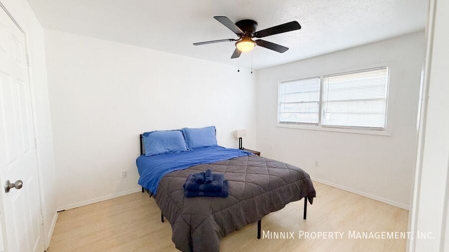 Building Photo - 5005 Avenue W