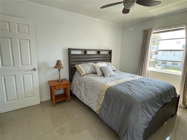 Building Photo - 899 Normandy Trail