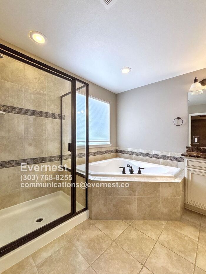 Building Photo - 550 Gallegos Cir