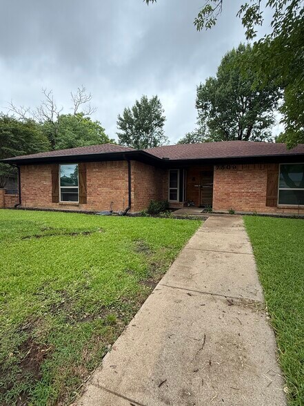 Front - 7509 Jean Ann Dr