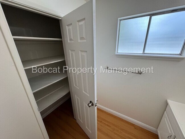 Building Photo - 1501 N Edmonds Dr