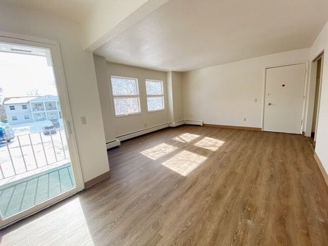 Building Photo - 3909 Malaspina Cir