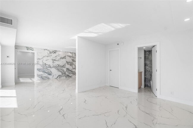 Building Photo - 4505 S Ocean Blvd