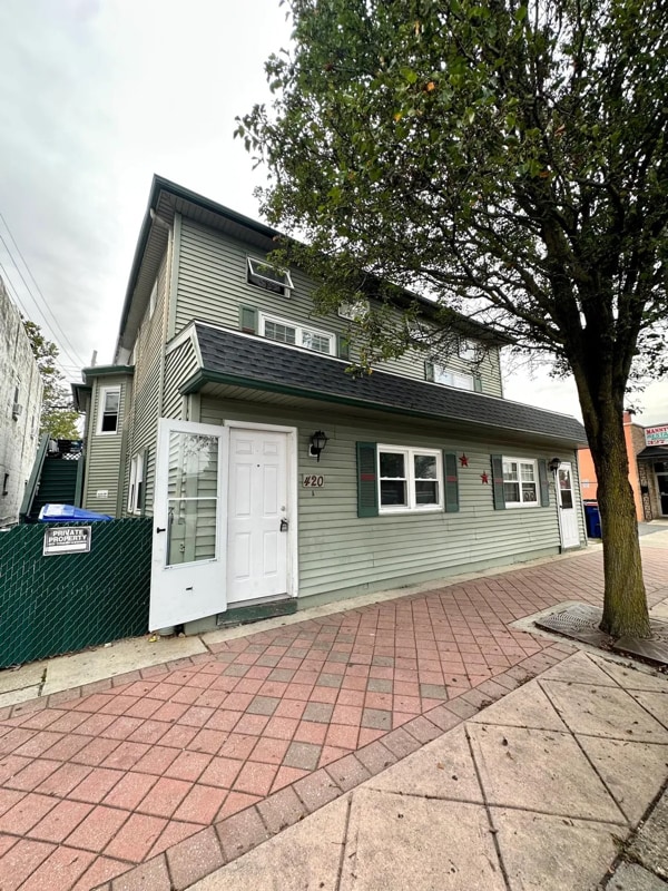 Building Photo - 420 N High St