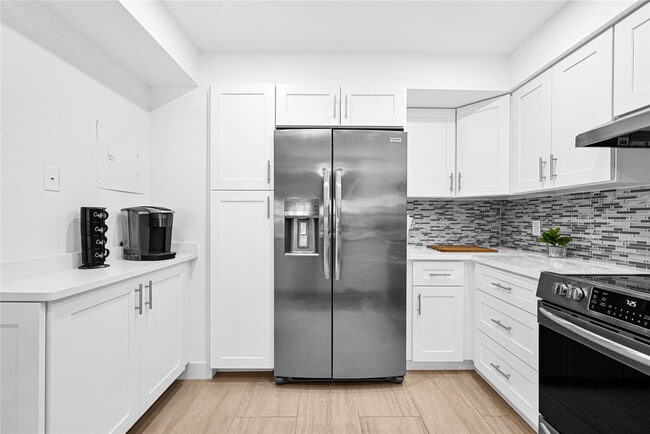 Building Photo - 3900 Galt Ocean Dr