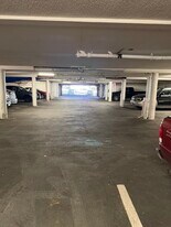 Building Photo - 3121 Patrick Henry Dr