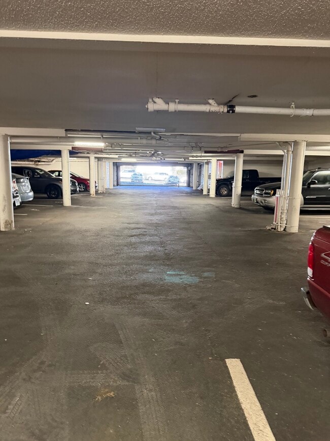 Building Photo - 3121 Patrick Henry Dr