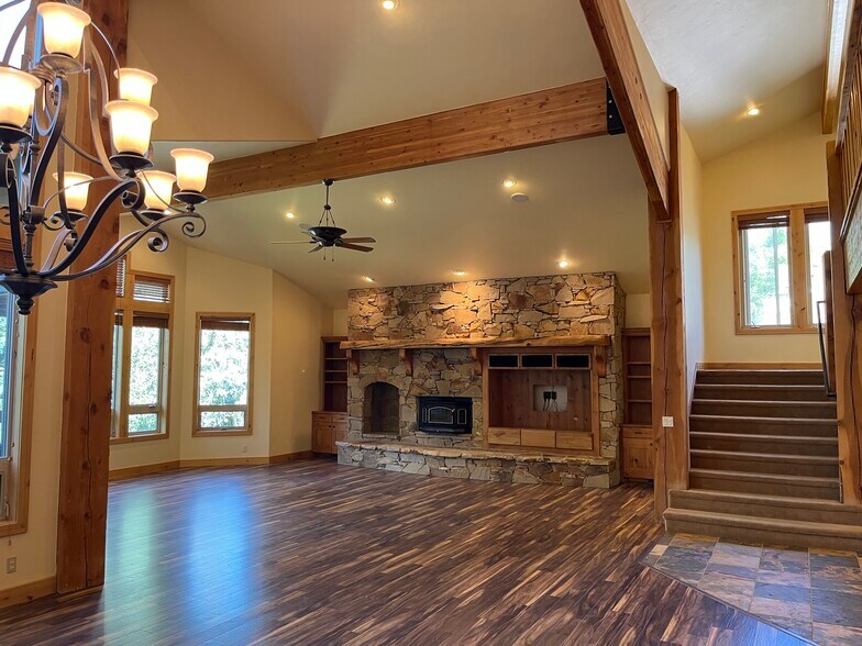 Main level living space 1 - 2557 Lower Lando Ln