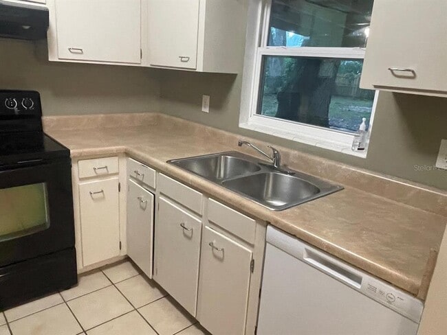 Building Photo - 4146 NW 31 Terrace