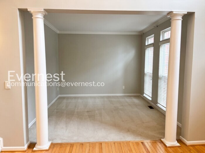 Building Photo - 743 Rolling Fork Dr