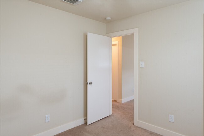 Building Photo - 20923 Patriot Park Ln