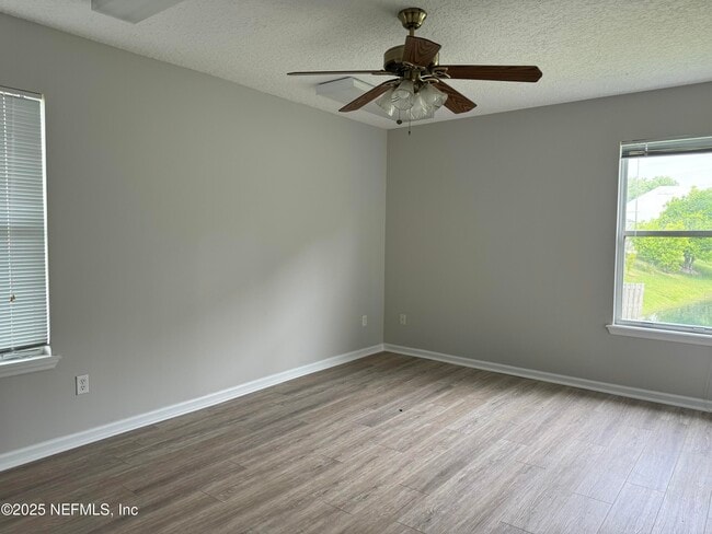 Building Photo - 5539 London Lake Dr W