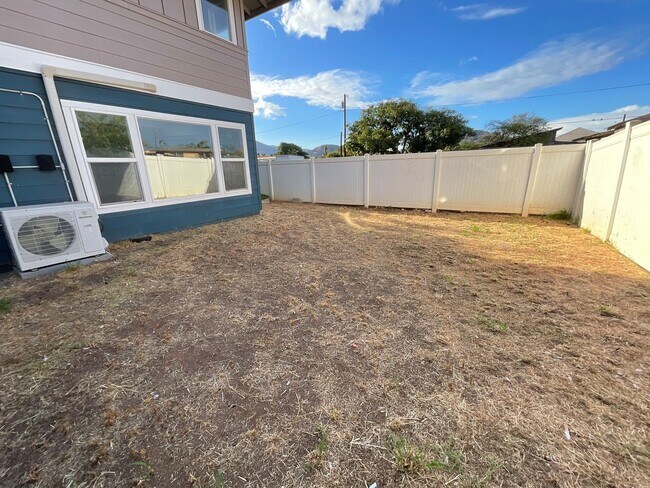 Building Photo - 4 Bedroom 2.5 Bath, 2 Car garage, Solar pa...