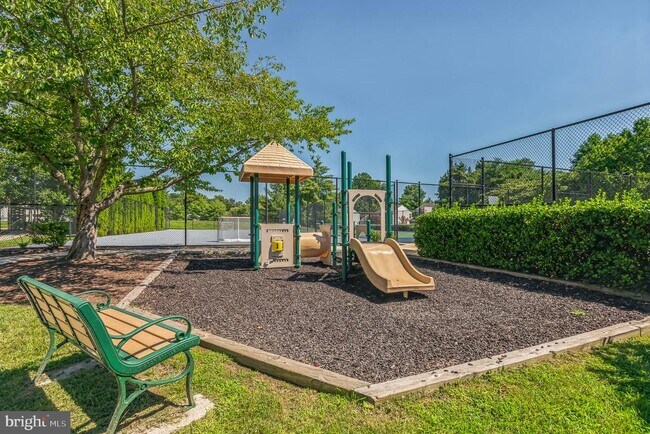 Building Photo - 8443 Clear Spring Dr