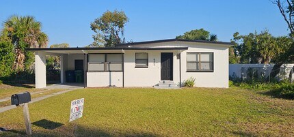 Building Photo - REMODELED 3 BEDROOM / 1 BATH / CARPORT (WINTER PARK!)