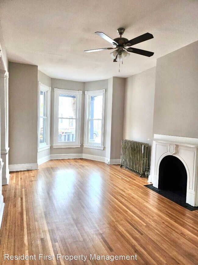 Building Photo - 3 br, 1.5 bath House - 31 E North Avenue